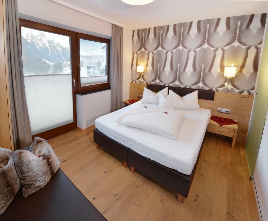 Gaestehaus Oblasser Майрхофен Номер фото